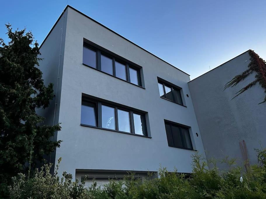 Byt V Rezidencni Ctvrti Prahy 6 Prague Exterior photo